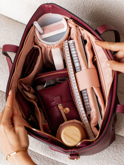 GO-GETTER TOTE berry